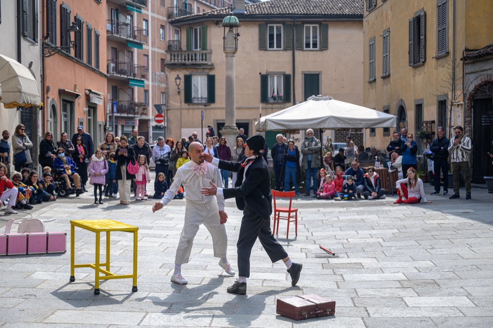 La raccolta nel quartiere di Borgo S. Caterina